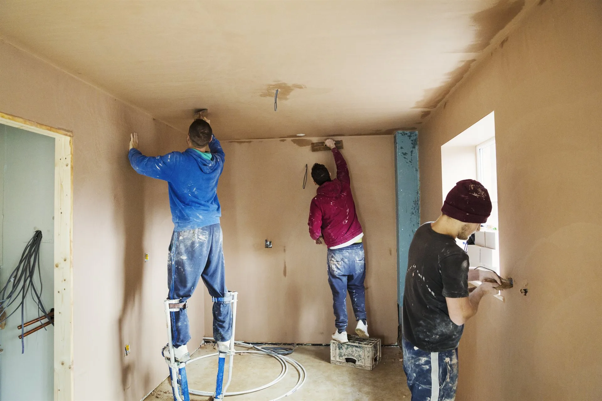 Room Plaster Skimming specialists in action in Nottingham
